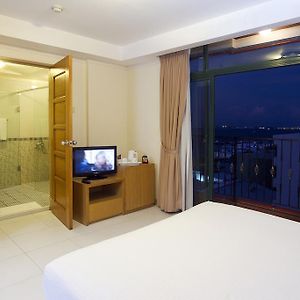 Deluxe Single Room Airport Transfer